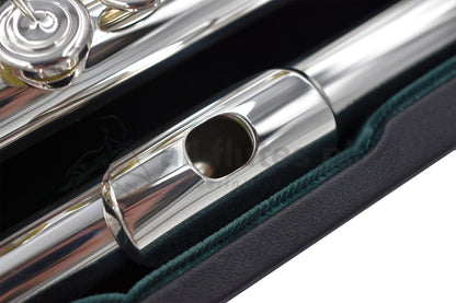 Altus A13 Flute close up of lip plate and embouchure 