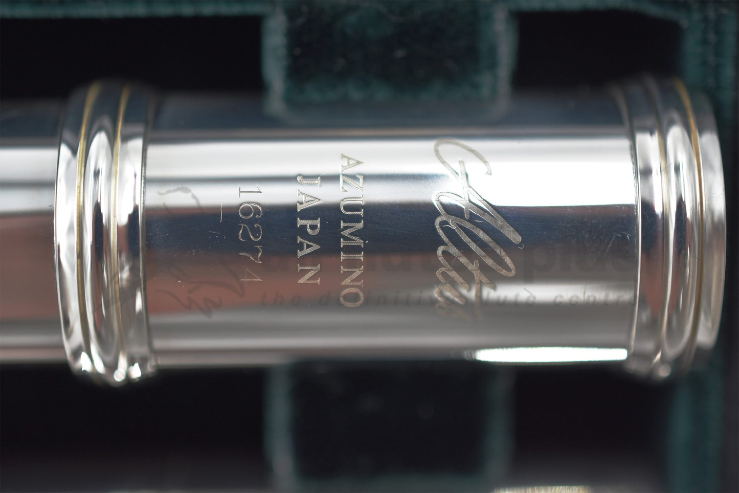 Altus A13 Flute close up of Altus logo and serial number 