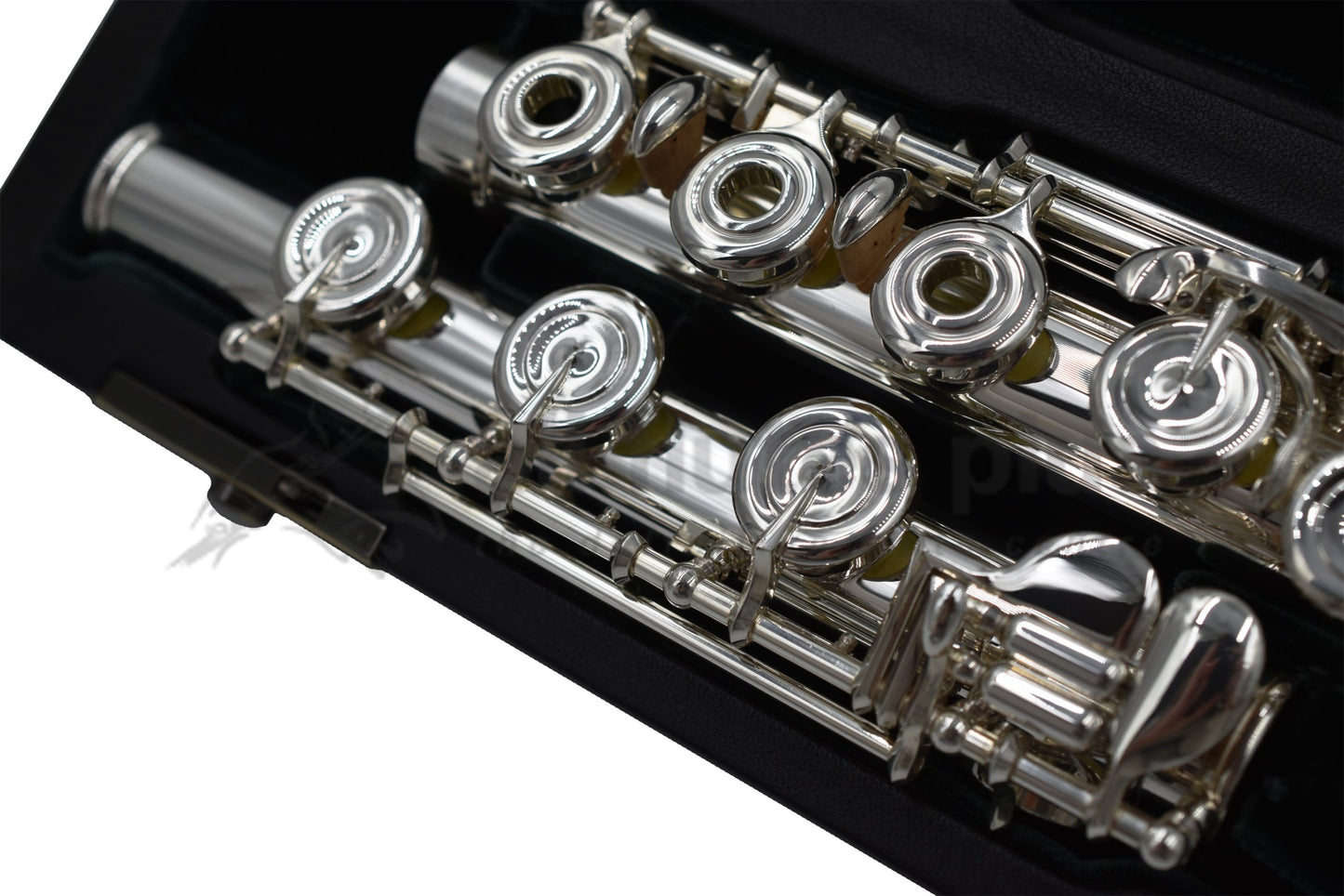 Altus A13 Flute close up of B footjoint and right hand of body 