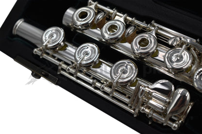 Altus A13 Flute close up of B footjoint and right hand of body 