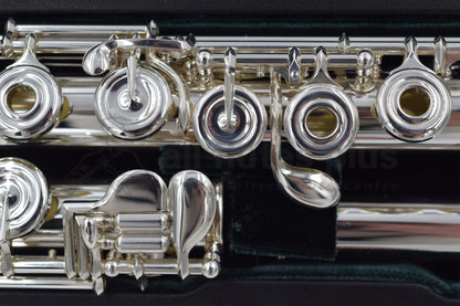 Altus A13 Flute close up of body keywork 