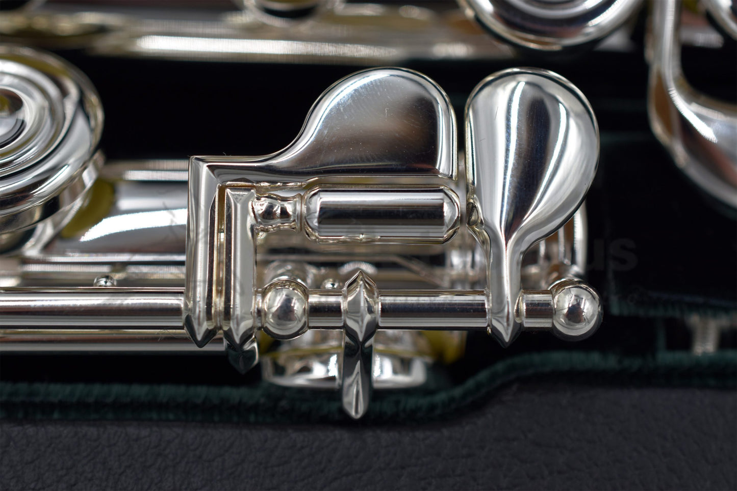 Altus A9 Flute close up on footjoint keywork 