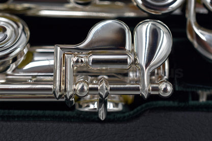 Altus A9 Flute close up on footjoint keywork 