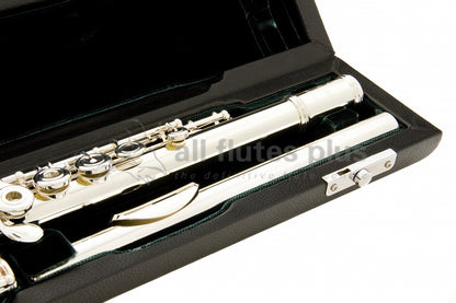 Azumi AZ2E Flute set in an open case with green velvet interior, close up of headjoint 