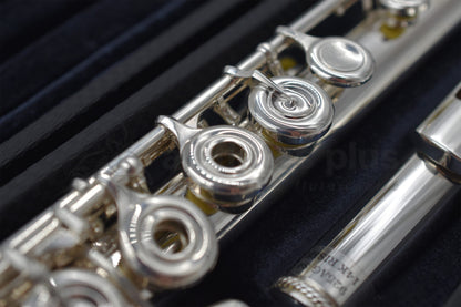 Burkart Elite flute close up of left hand open hole keywork and mechanism 
