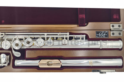 Close up of Miyazawa BR958 - 1 headjoint with 14K gold lip plate and riser