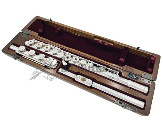 Miyazawa CS - A Flute lying in cherrywood hardcase with red velvet lining 
