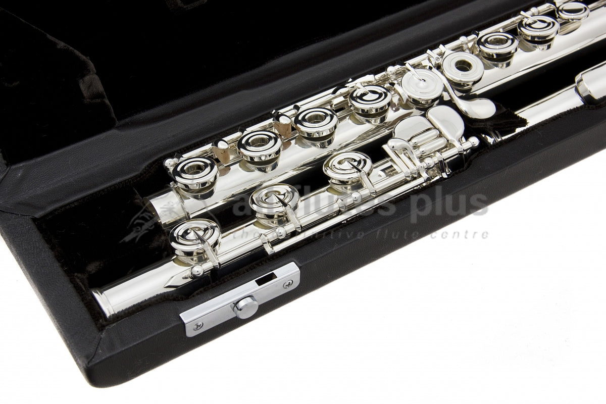 Miyazawa PB402RE Flute displayed in its open case close up of B footjoint and body joint keywork 