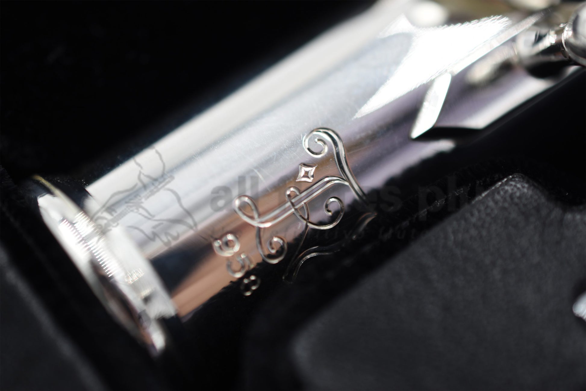 Close up of Nagahara logo on the footjoint on the Nagahara Handmade Flute
