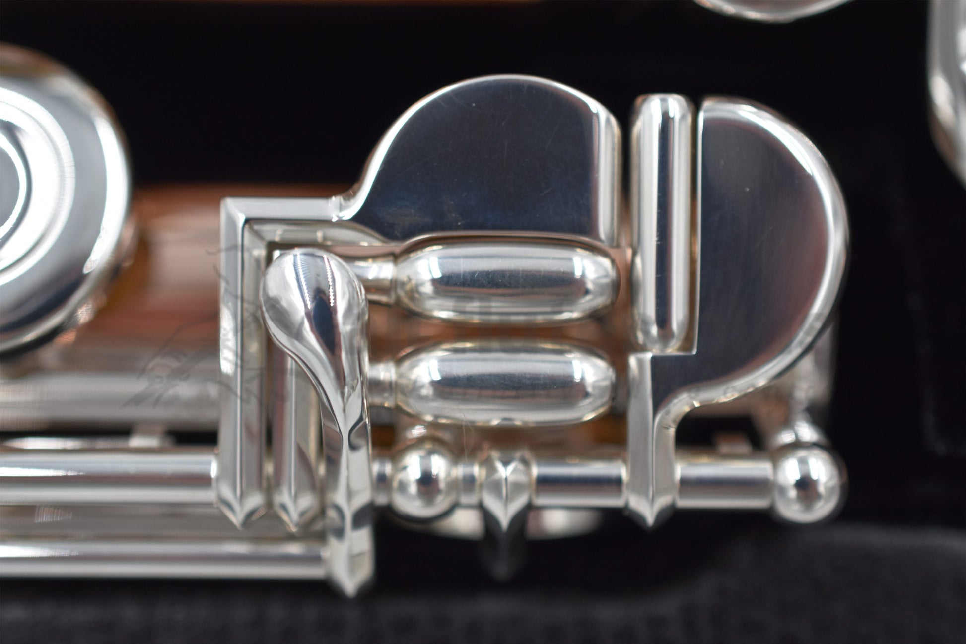 Sankyo 10K-2 gold flute footjoint keywork close up