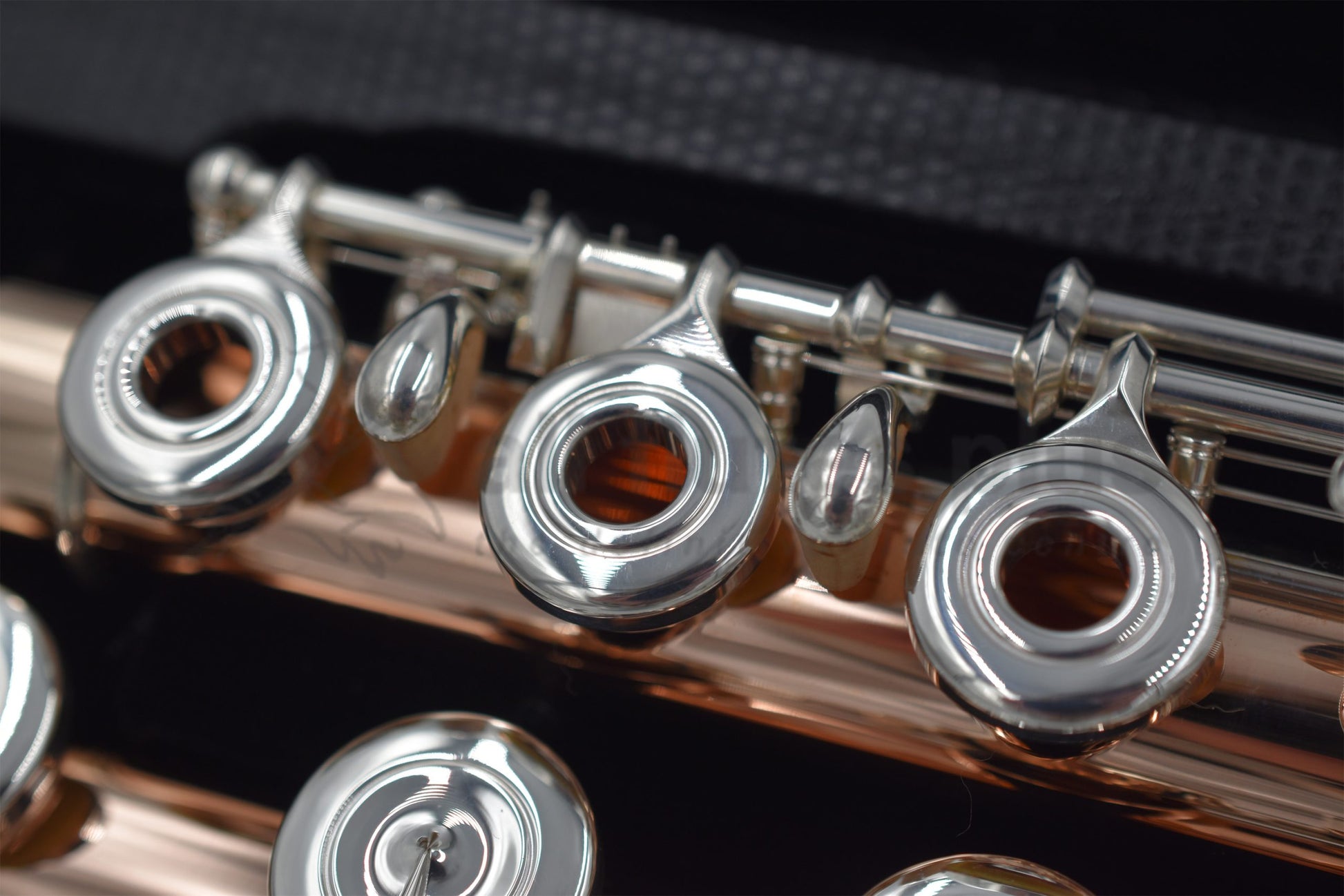 Sankyo 10K-2 gold flute close up of right hand open hole keywork on body tube