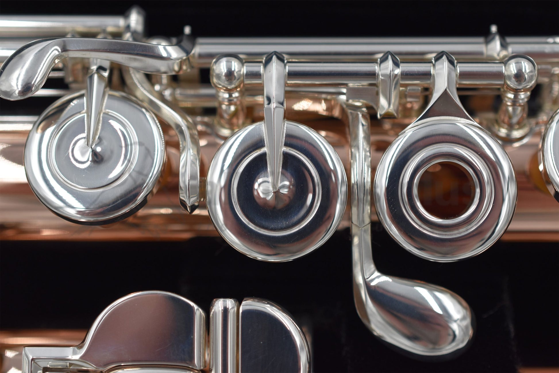 Sankyo 10K-2 gold flute close up of G key keywork and mechanism 