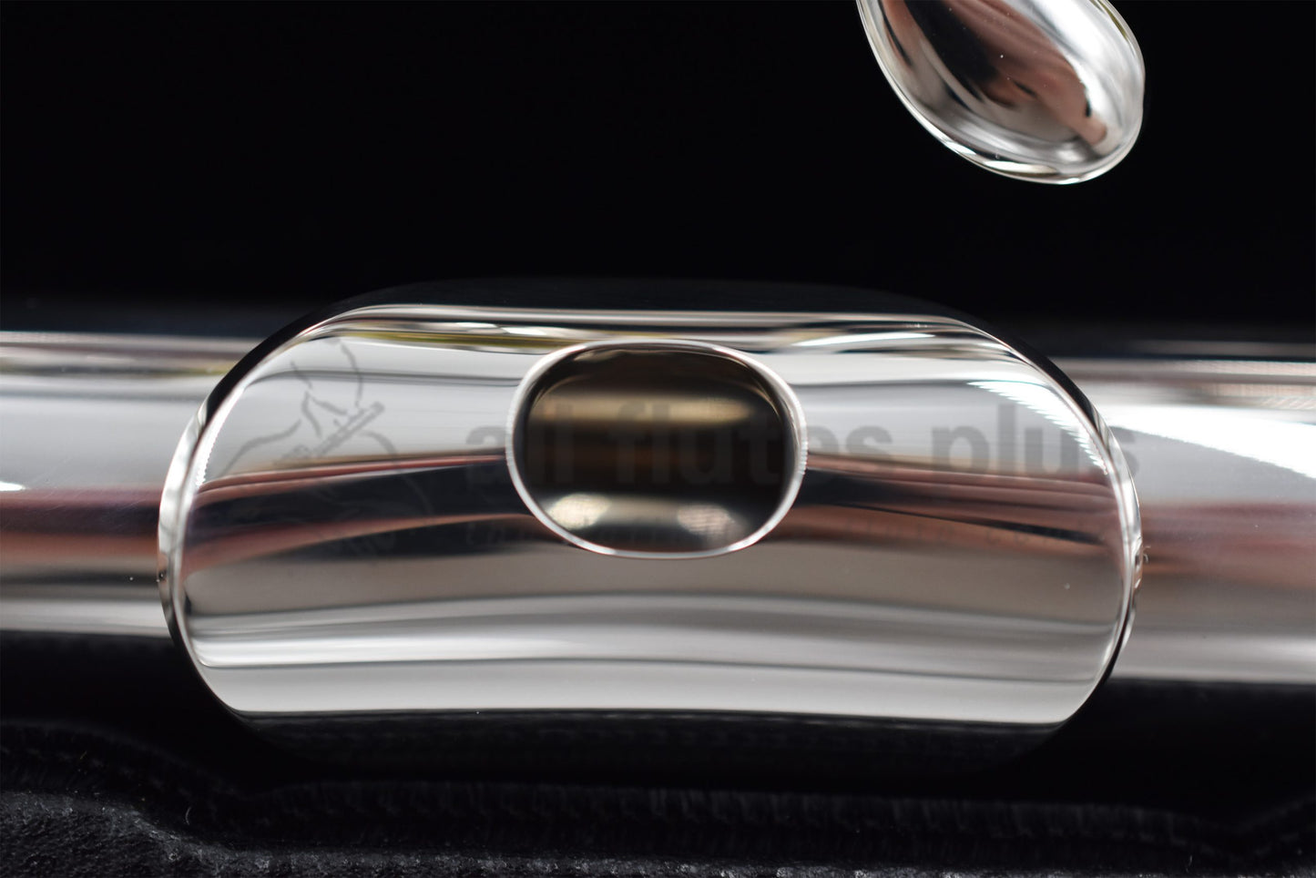 Sankyo AF301S alto flute close up of embouchure hole and lip plate