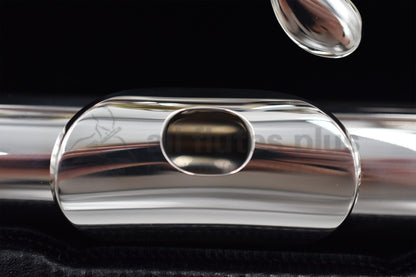 Sankyo AF301S alto flute close up of embouchure hole and lip plate