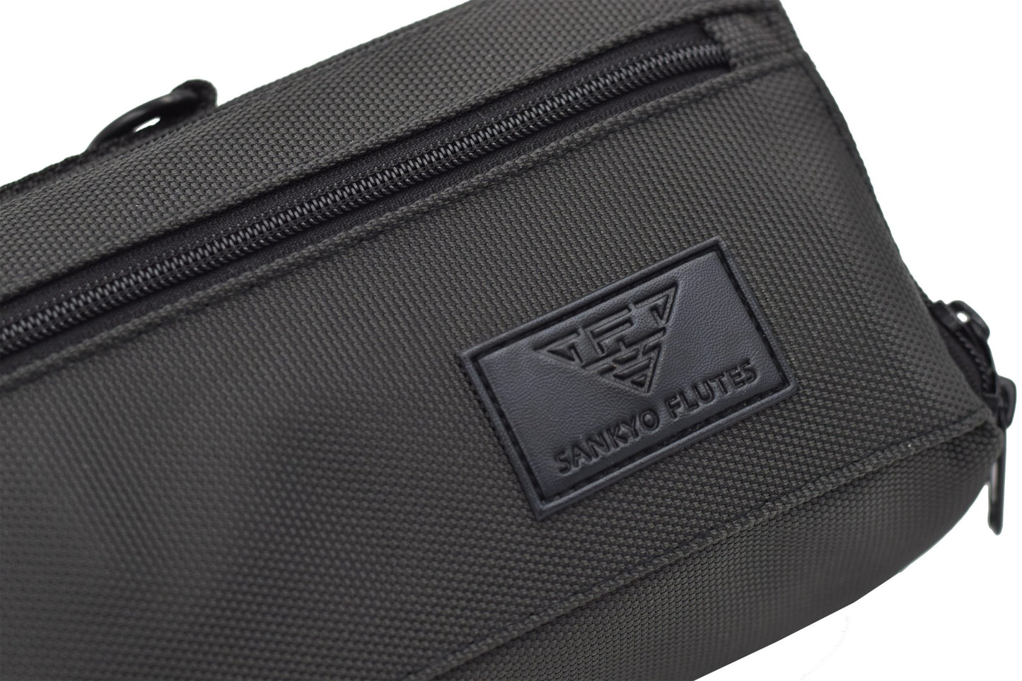 Sankyo AF301S Alto flute soft case cover close up of Sankyo logo
