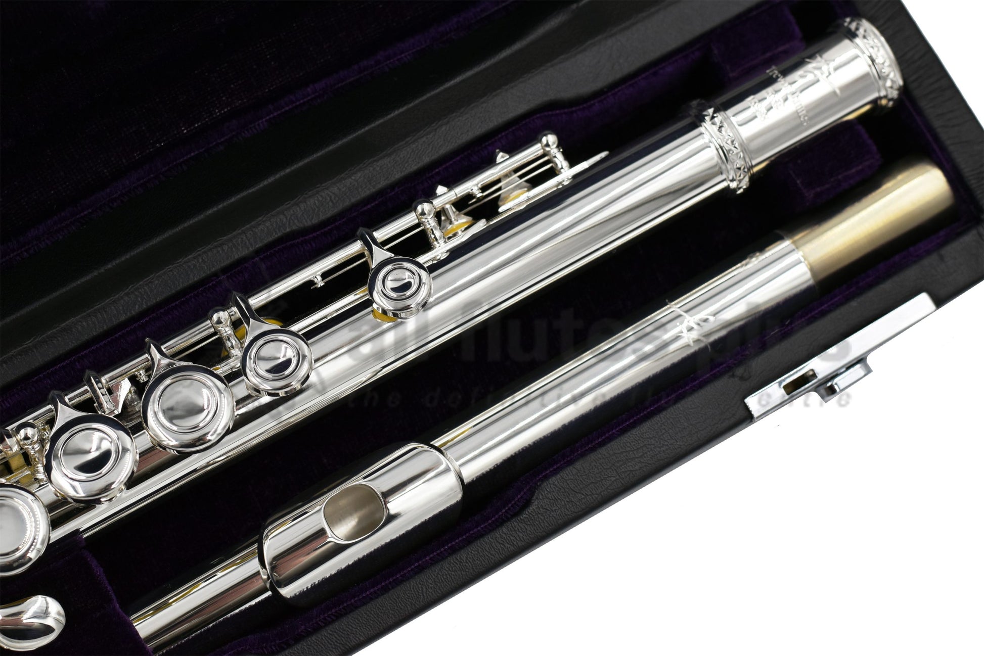 Trevor James 5XE Flute in an Open Case showing silver-plated headjoint 