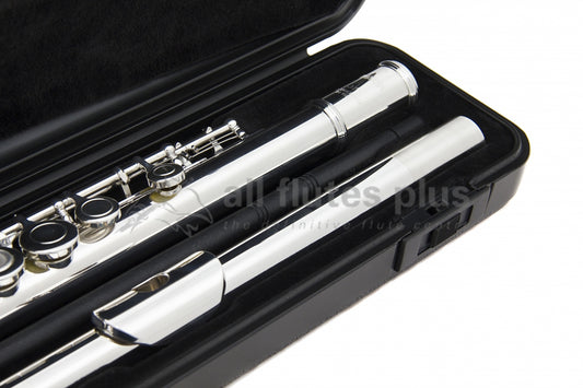 Yamaha YFL371 Flute Close-up