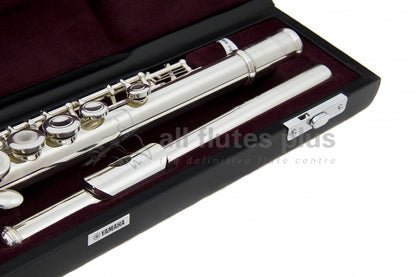 Yamaha YFL471 C-Foot Flute Model Close-Up