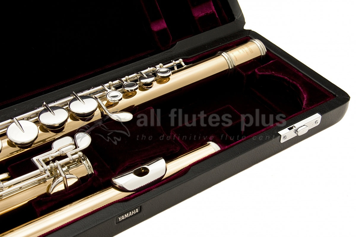 Yamaha YFLA421 Alto Flute Straight and Curved Headjoint Close-Up