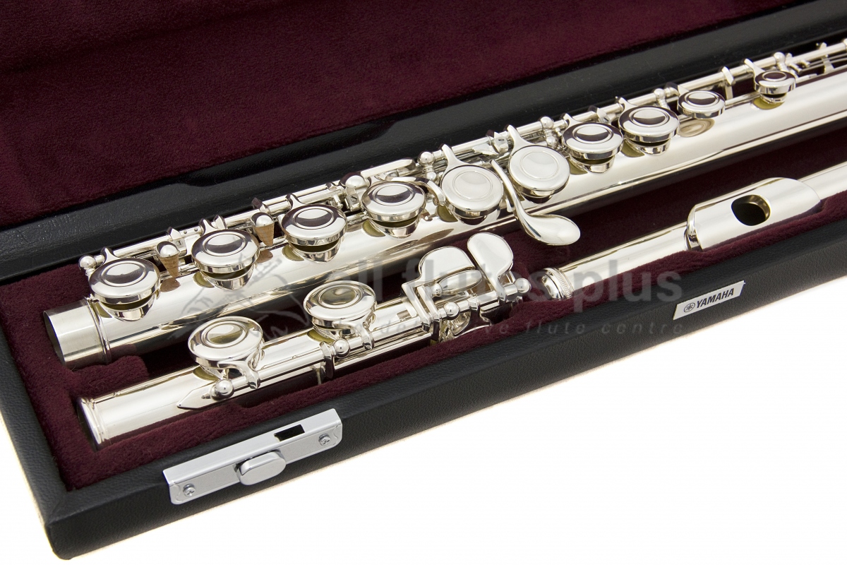 Yamaha YFL412 Flute (Excellent Upgraded Student Flute)